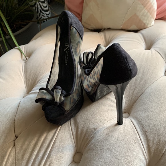 Kardashian platform Leopard heels. - Picture 3 of 3